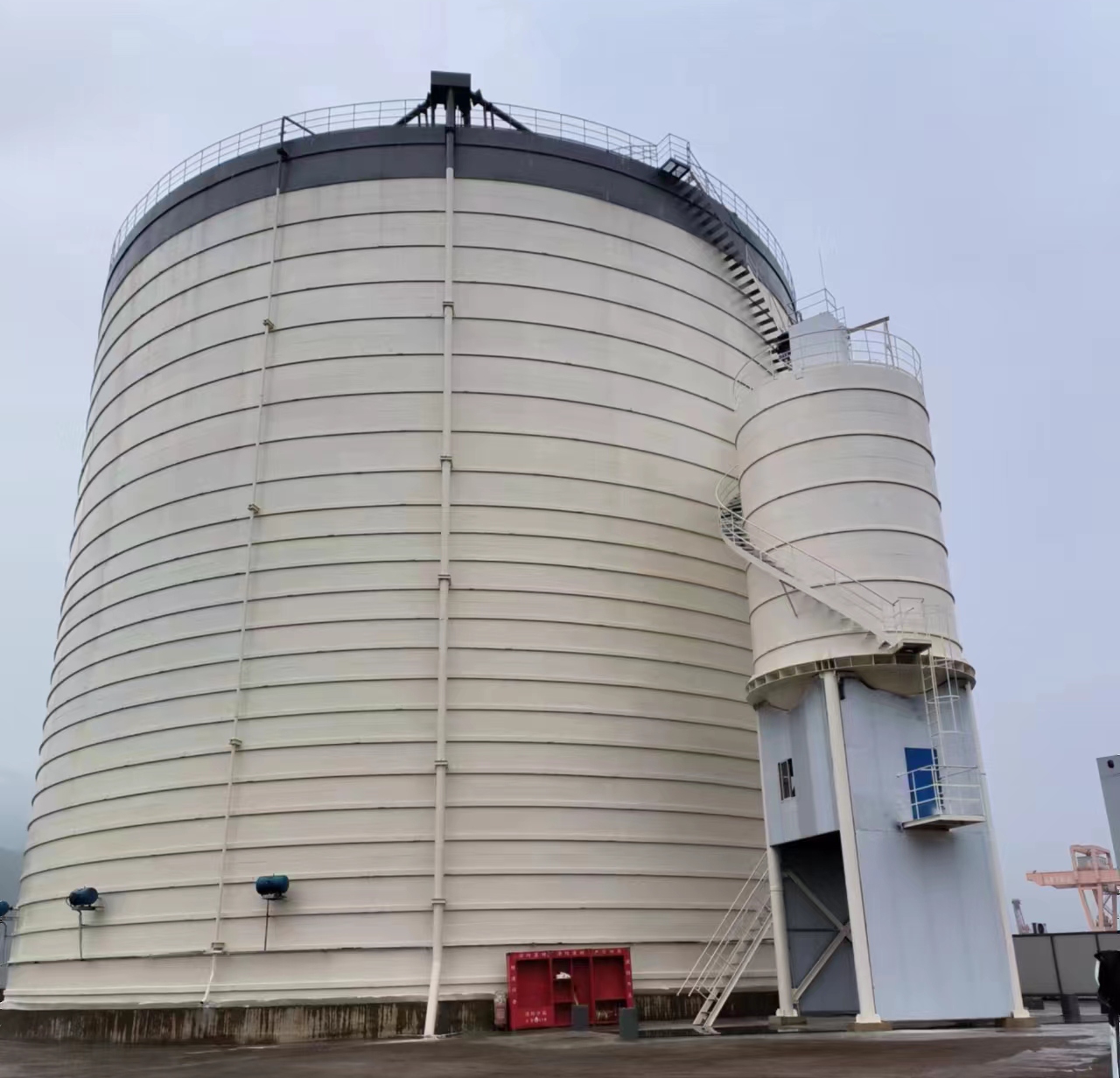 港口10万吨水泥钢板库